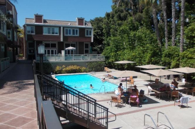 Property building, Swimming pool