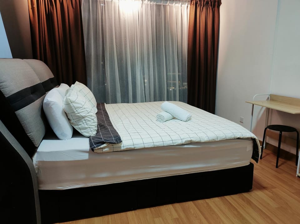 Dual Key 3BR at Macalister 218 Georgetown 32 WL Apartment in George Town