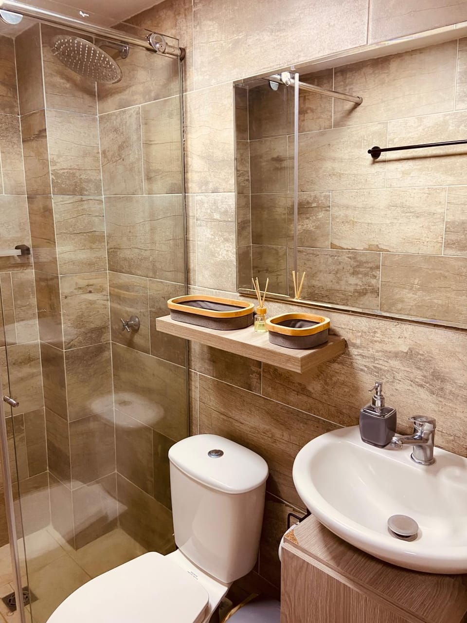 Shower, Toilet, Bathroom, bidet, towels