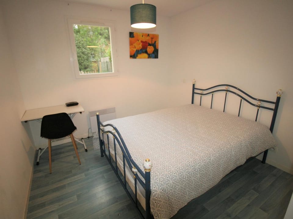 Charmante maisonnette à Longeville-sur-Mer, proche plage, 2 ch, terrasse, parking, vélos bienvenus - FR-1-22-311 House in Pays de la Loire
