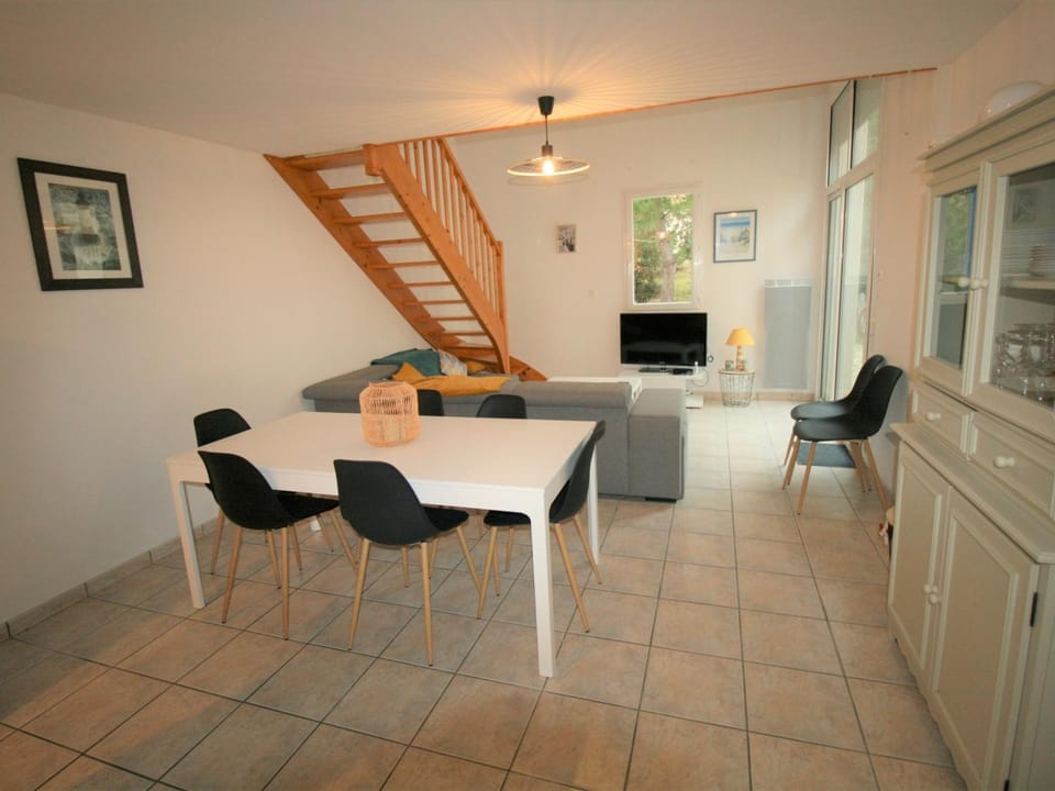 Charmante maisonnette à Longeville-sur-Mer, proche plage, 2 ch, terrasse, parking, vélos bienvenus - FR-1-22-311 House in Pays de la Loire