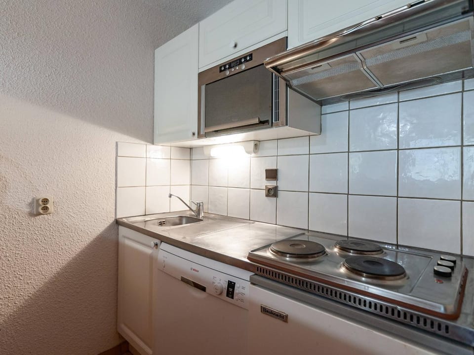 Appartement avec balcon, proche des pistes et commerces - FR-1-355-203 Apartment in Les Allues