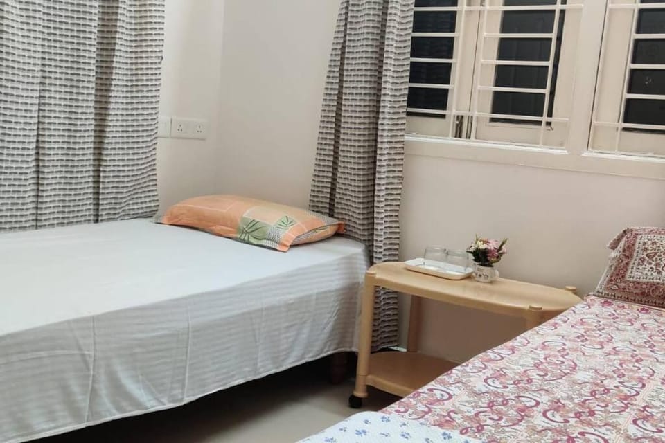 private room 1.5km from the beach in sholinganallur Apartment in Chennai