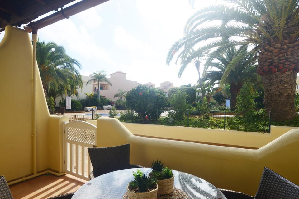 Townhouse El Sultan, 6 Sleeps, Wi-Fi & Tv package Villa in Corralejo