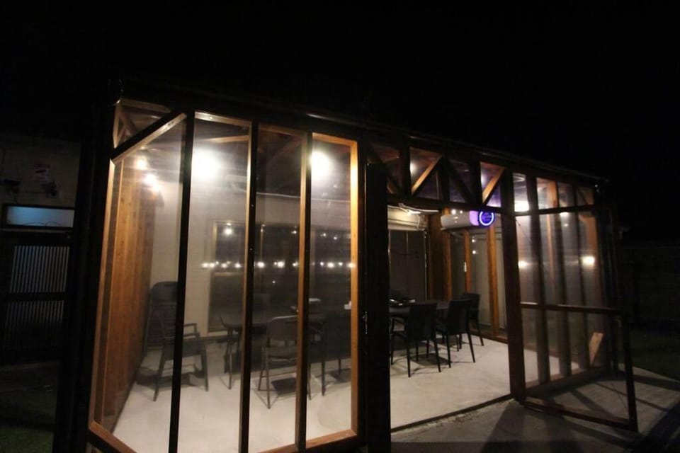 2022年NO.1ビーチもまるごと貸切冬OK屋根付暖房/BBQ場完備/カラオケ/キャンプファイヤー Apartment in Chiba Prefecture