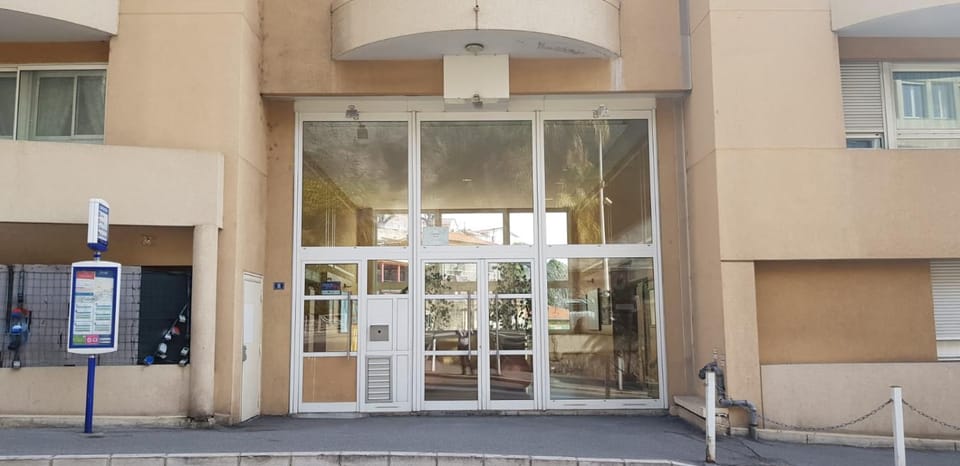 Property building, Facade/entrance