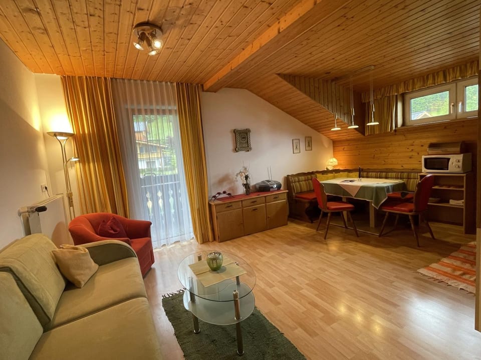 Kitchen or kitchenette, Living room, Dining area