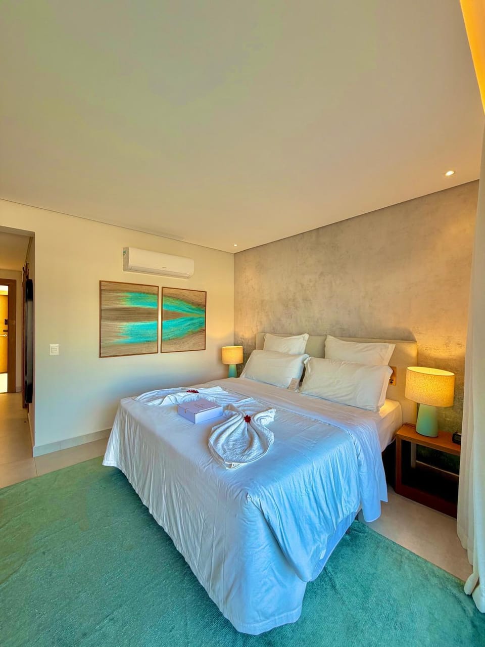 Bed, Photo of the whole room, Bedroom, towels, air conditioner