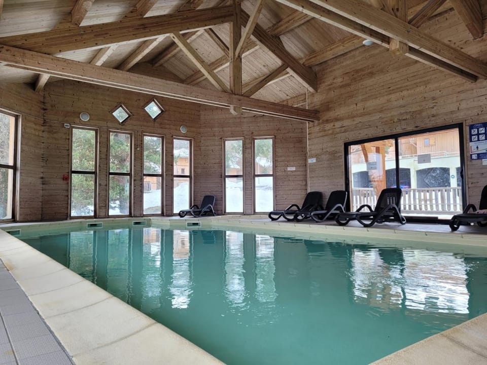 Chalet By Sophie Superdevoluy avec piscine House in Provence-Alpes-Côte d'Azur
