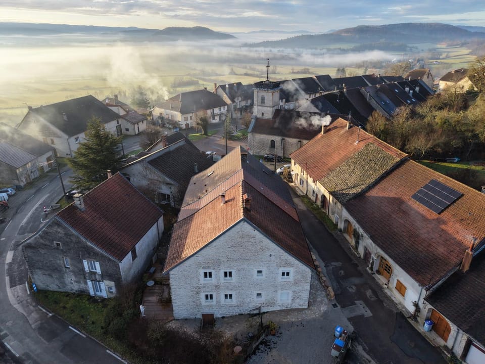 Un cocon en plein coeur du Jura House in Jura