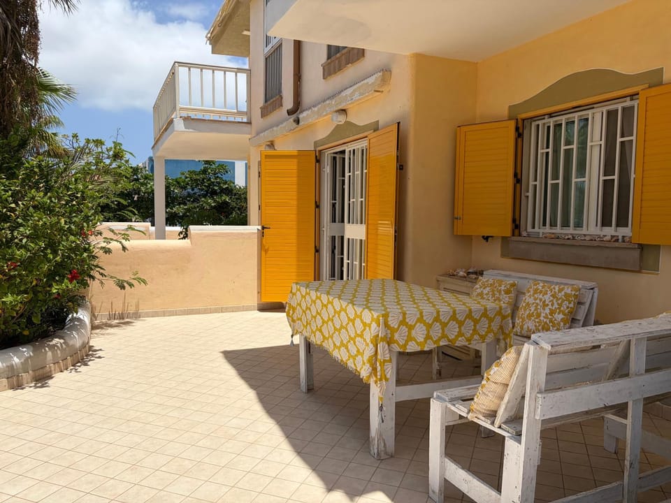 Lovely beach front apartment in Santa Maria Apartment in Santa Maria