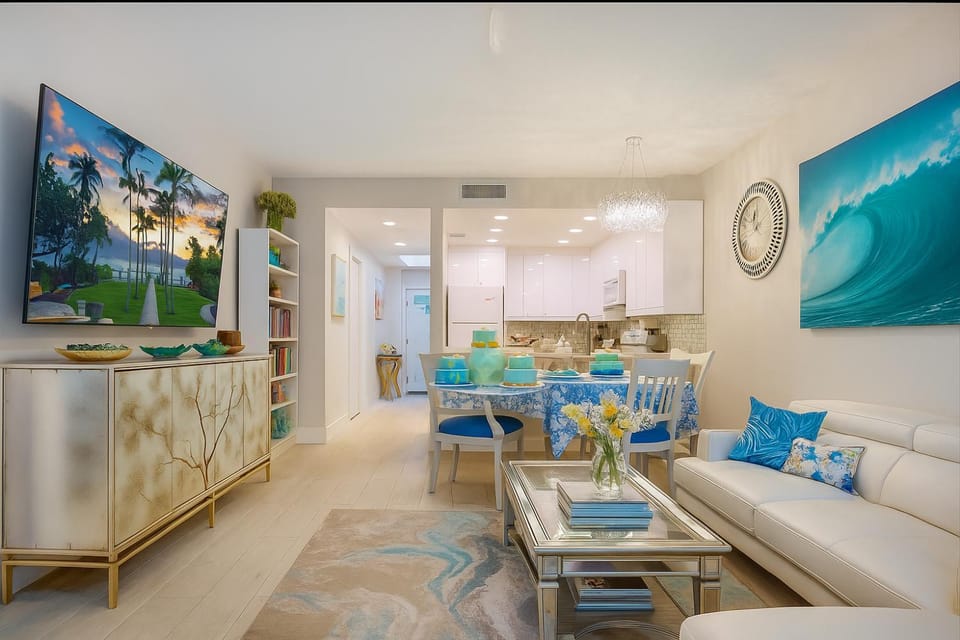Naples Dream at WTC with Heated Pool SPA Sauna 7 bicycles and 3 mls to beach Apartment in Collier County