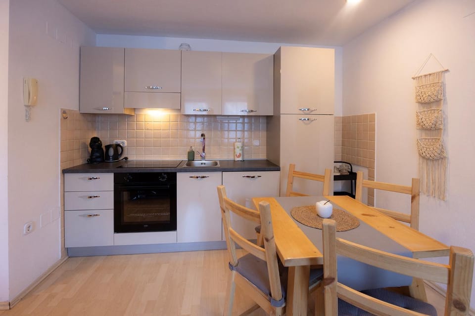 Kitchen or kitchenette, kitchen