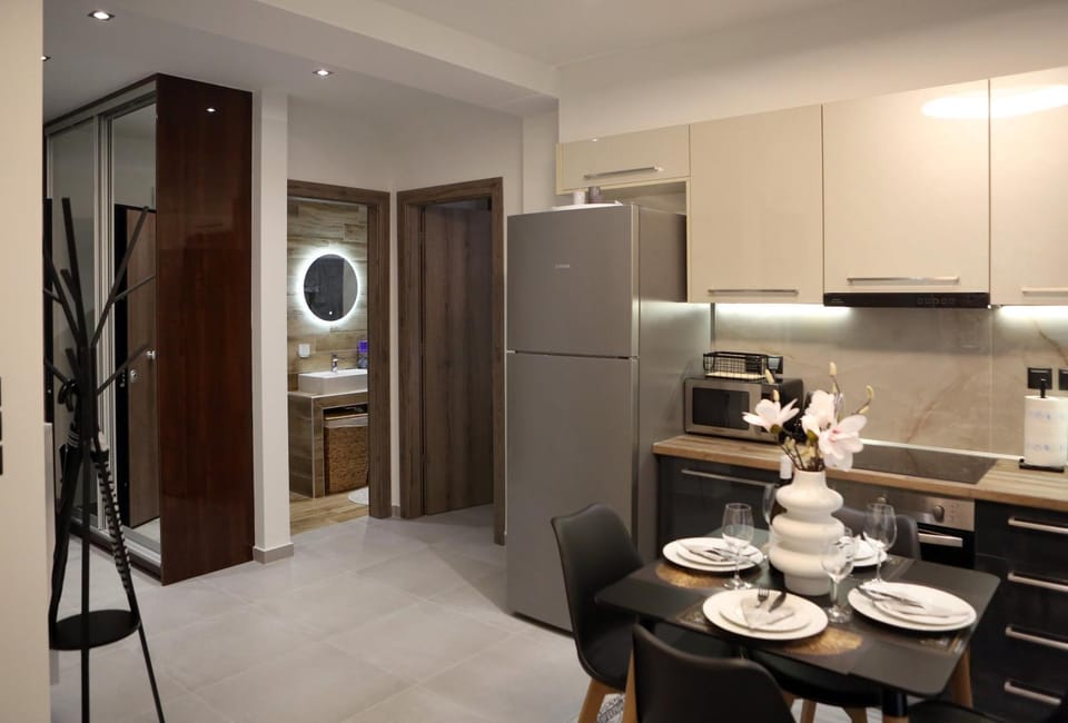 Coffee/tea facilities, Kitchen or kitchenette, Dining area