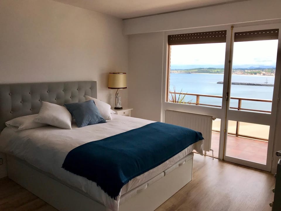 Bedroom, Sea view