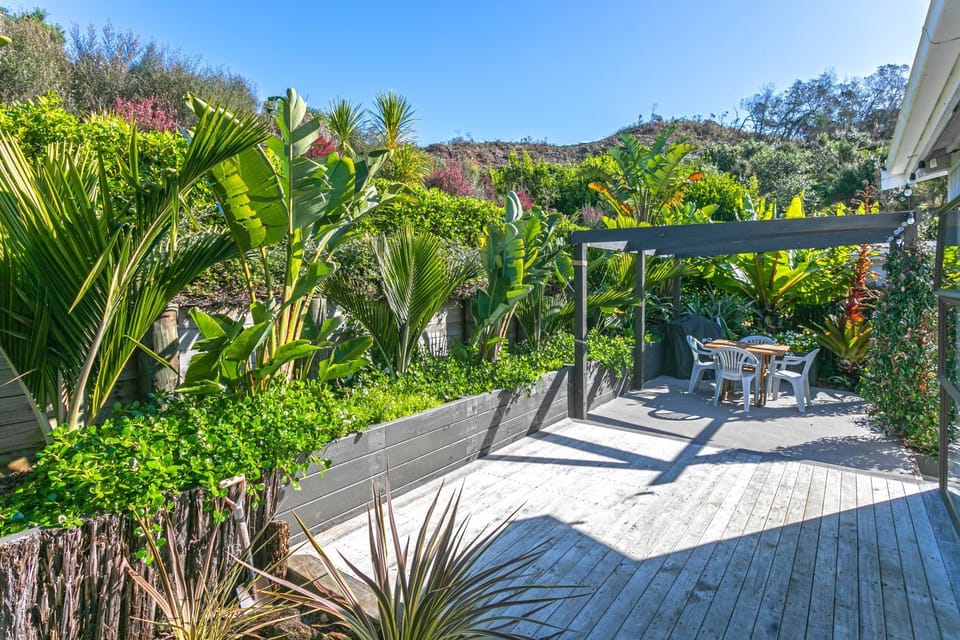 Hahei Beach Dolphin cottage House in Auckland Region