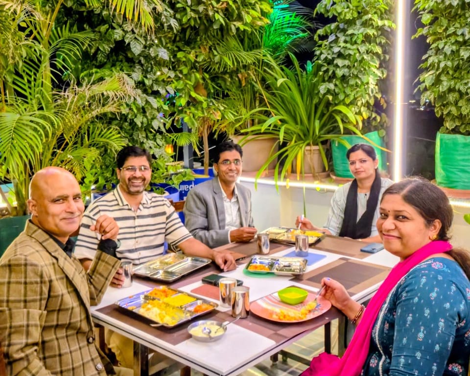 Restaurant/places to eat, Spring, Day, People, BBQ facilities, Garden, Library, Library, Food and drinks, Banquet/Function facilities, Seating area, Dining area, Food, Guests, Garden view, Area and facilities, Area and facilities, Breakfast, Breakfast, Continental breakfast, Continental breakfast, Buffet breakfast, Buffet breakfast, Asian breakfast, Asian breakfast, Italian breakfast, Italian breakfast, English/Irish breakfast, English/Irish breakfast, American breakfast, American breakfast, Lunch, Dinner, Drinks, group of guests, Family