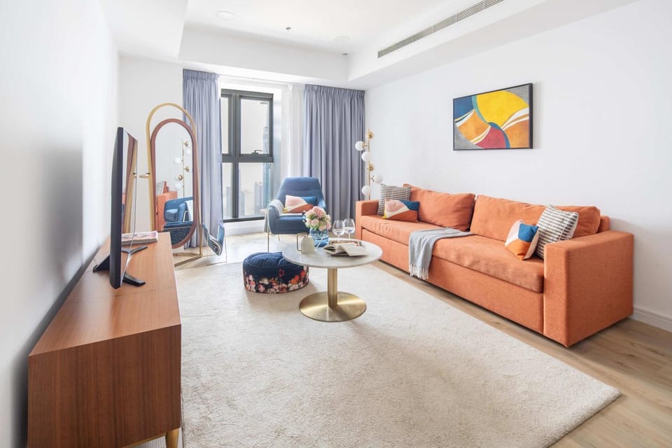 Frank Porter - Princess Tower Apartment in Dubai