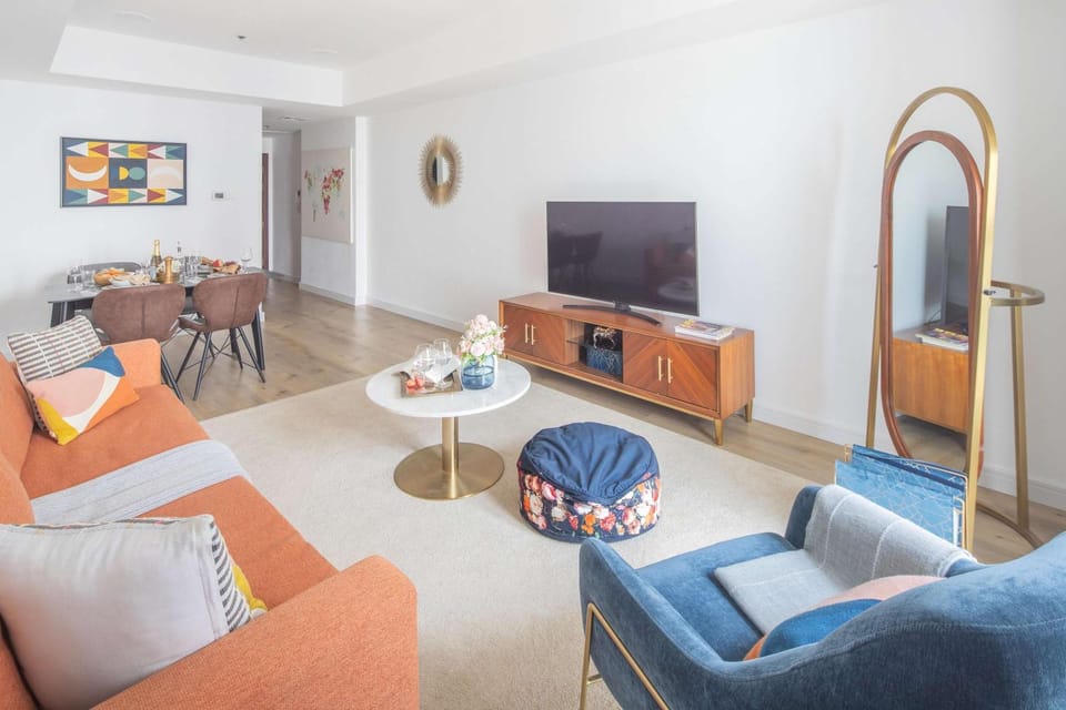 Frank Porter - Princess Tower Apartment in Dubai