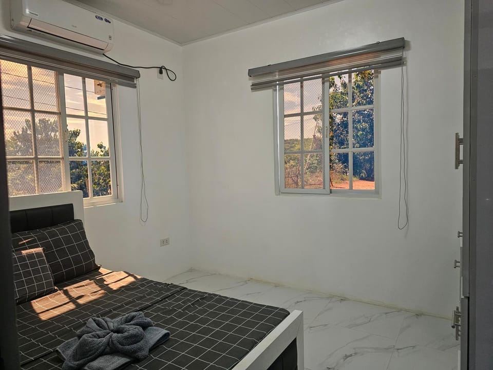Masamirey Hilltop Cottage with Mini Pool and Beach Access & WIFI House in Ilocos Region