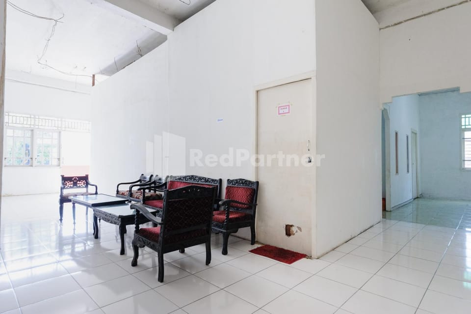 Seating area, Breakfast