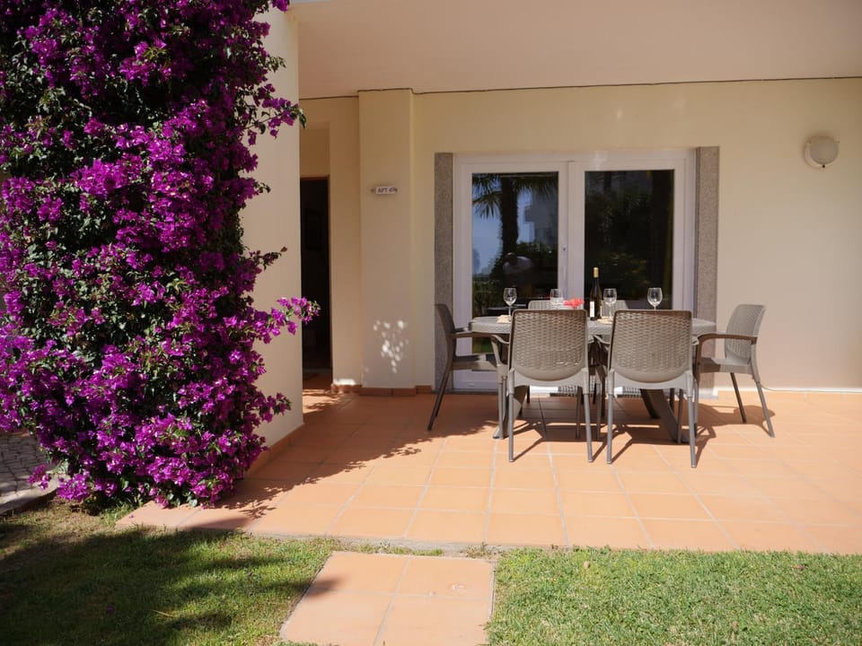 Patio, Facade/entrance, Garden