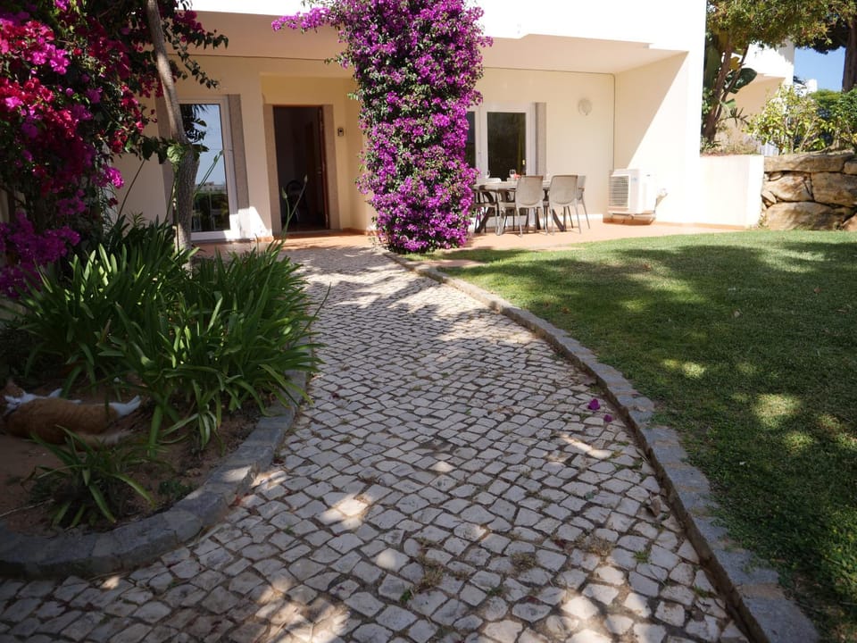 Property building, Patio, Facade/entrance, Garden