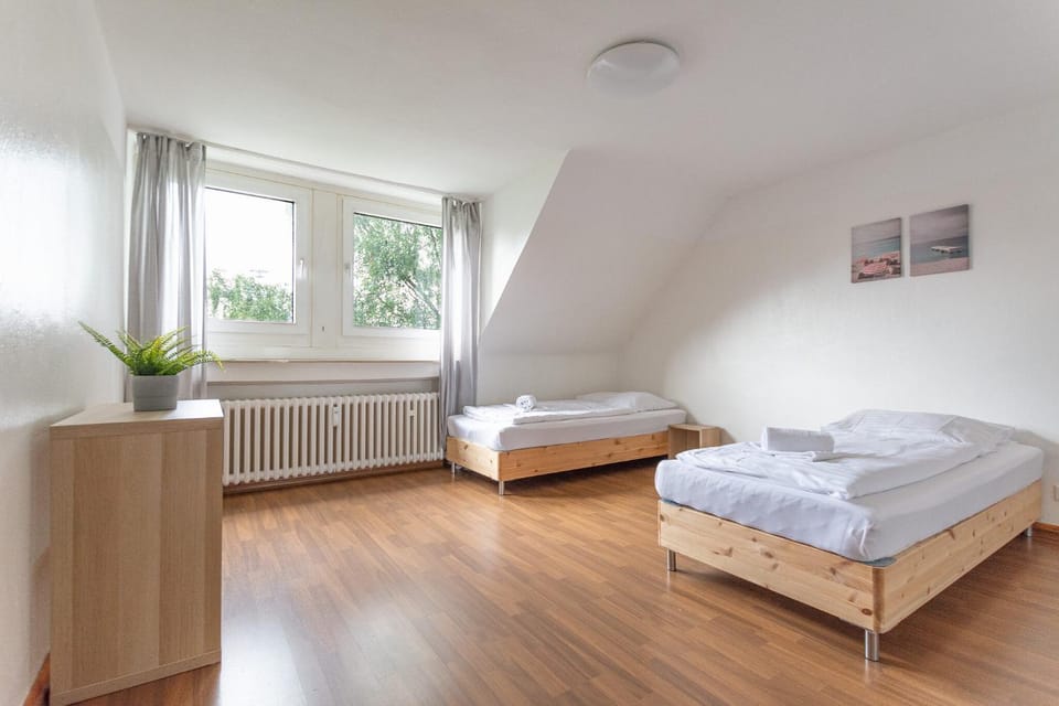 Bed, Photo of the whole room, Bedroom, internet, towels