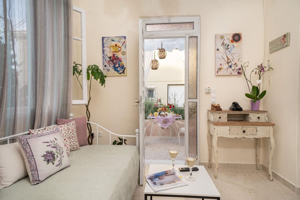Flowers in the city - Elegant Home in Argostoli House in Argostolion