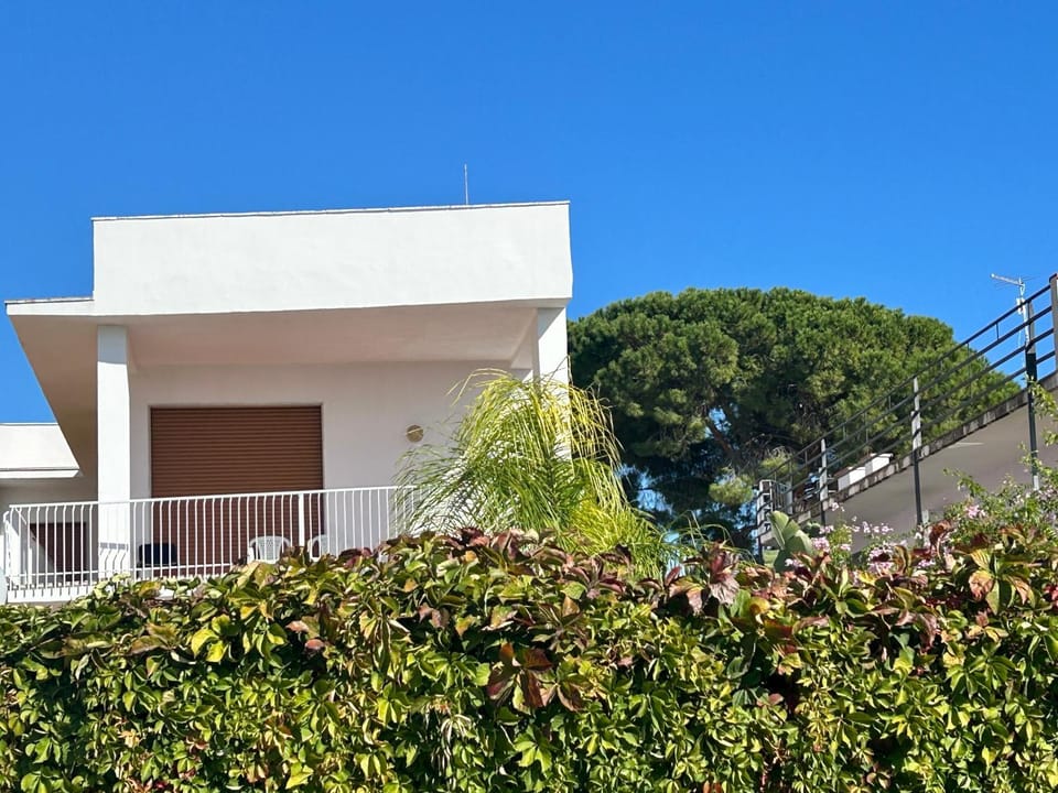 Terre di mare near the sandy beach with pool, parking & wifi House in Fontane Bianche