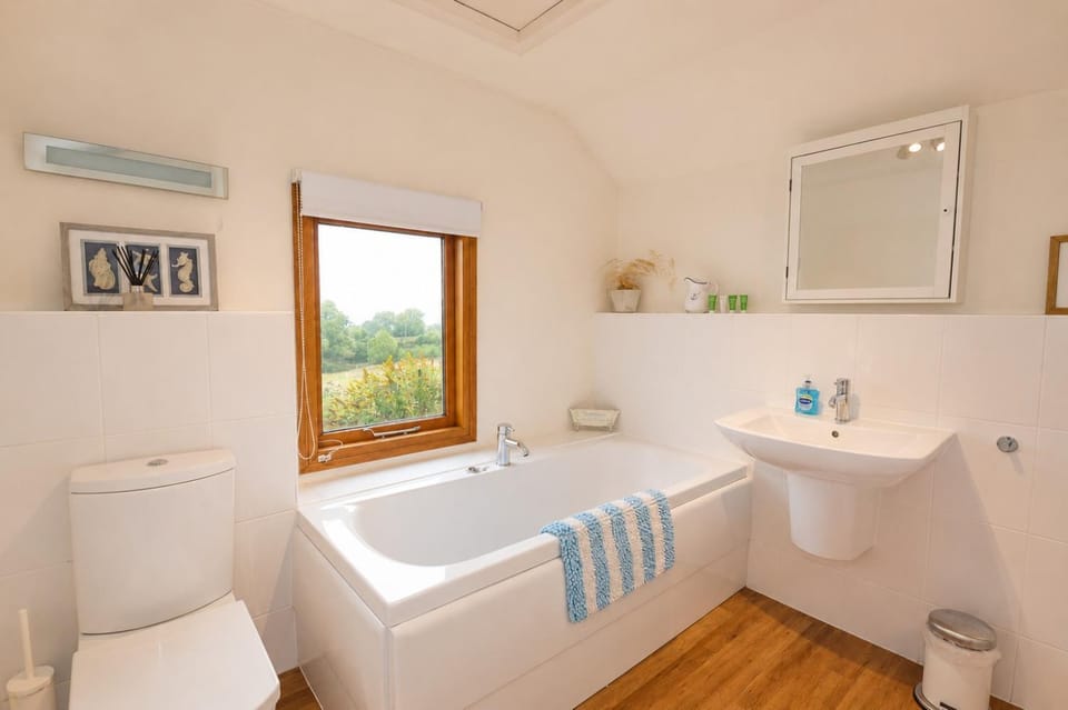 Bathroom, Bath