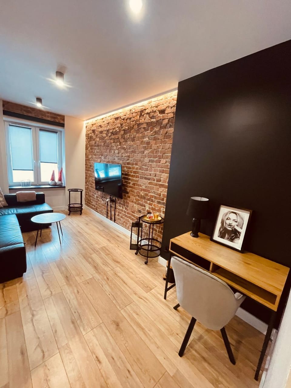 TV and multimedia, Living room, Business facilities