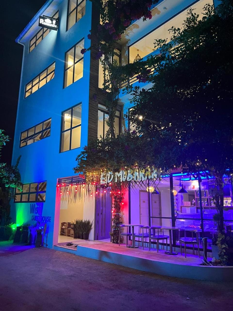 Facade/entrance