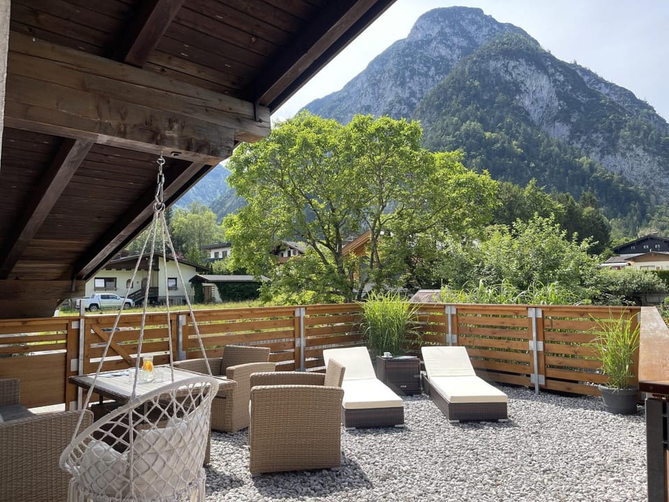 Balcony/Terrace, Mountain view