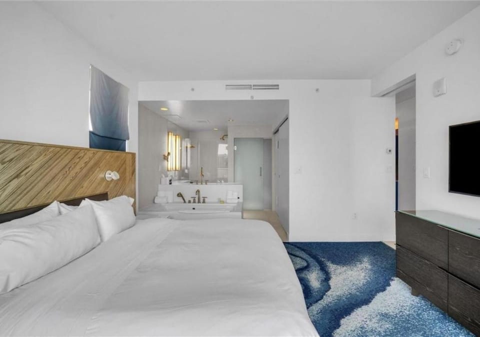 Bathroom, Bedroom, Bath