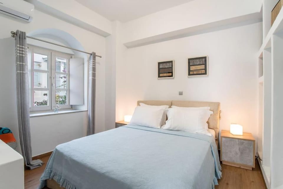 Mary's Suite Apartment in Naousa