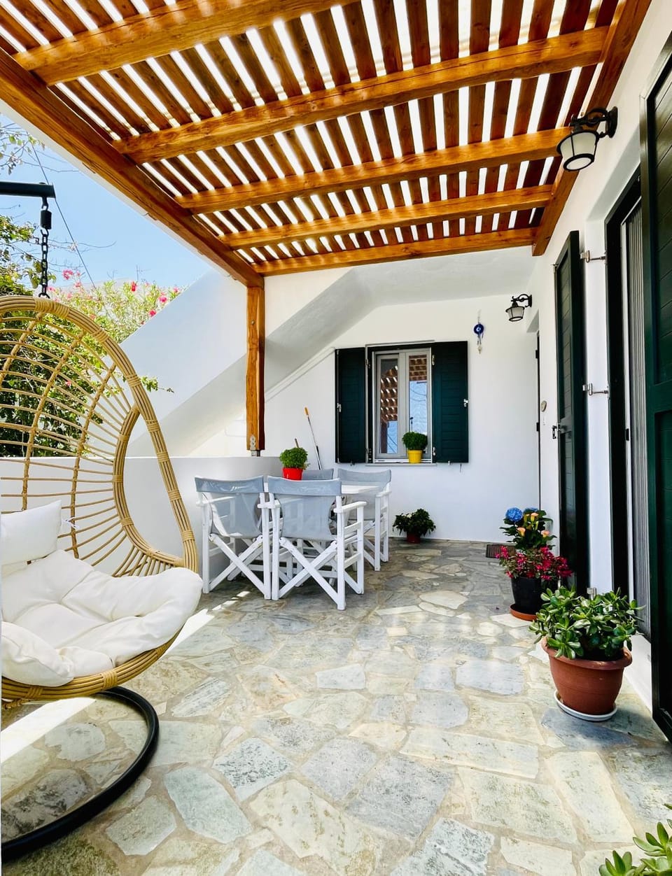 Emanouela's apartment in the center of Adamas Apartment in Milos