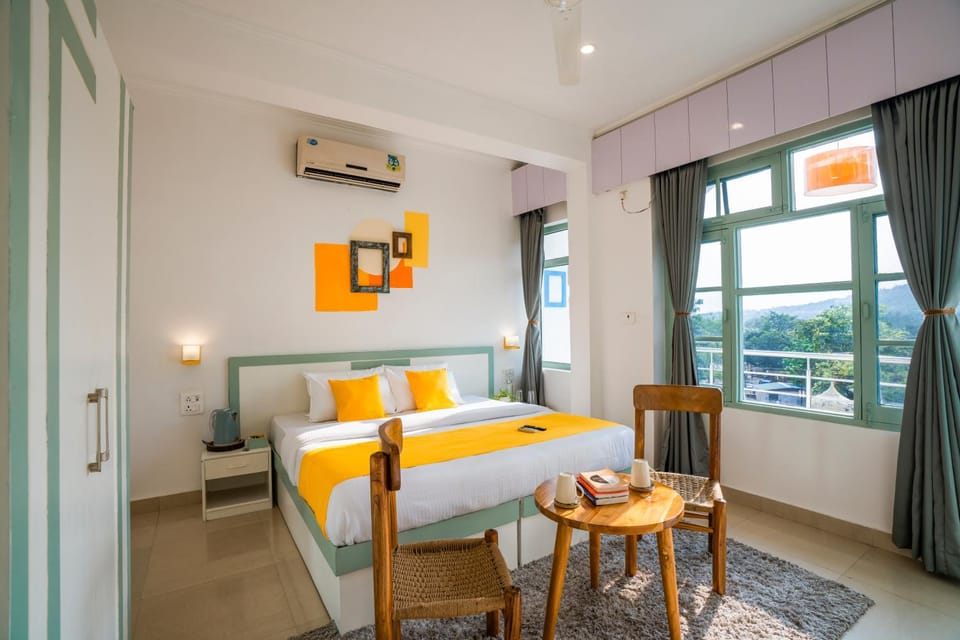 Bed, Photo of the whole room