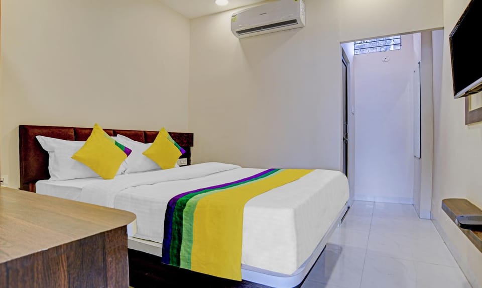 Bed, Bedroom, air conditioner