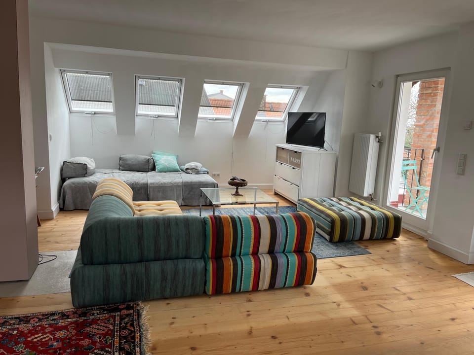 Living room, Photo of the whole room, Seating area