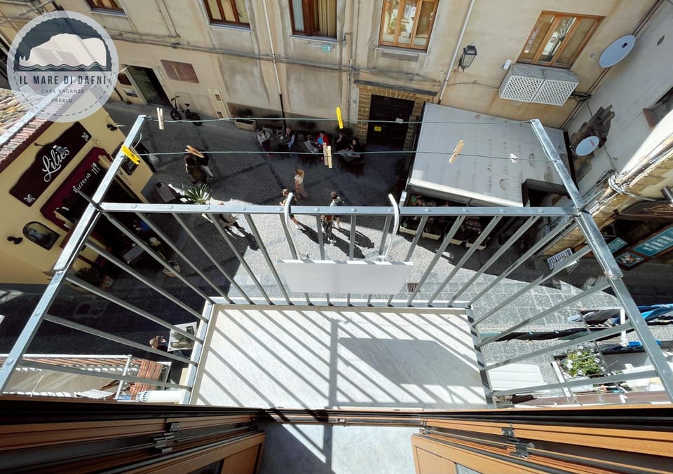 Property building, View (from property/room), Balcony/Terrace