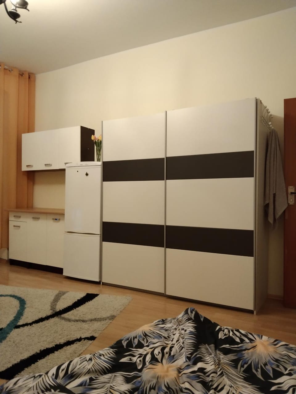 oven, wardrobe