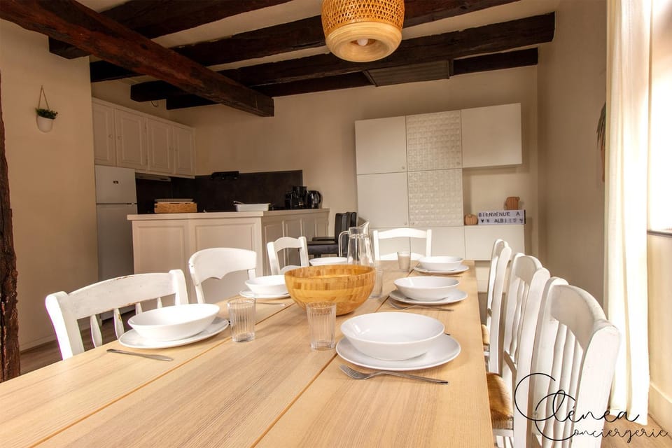 Dining area, kitchen