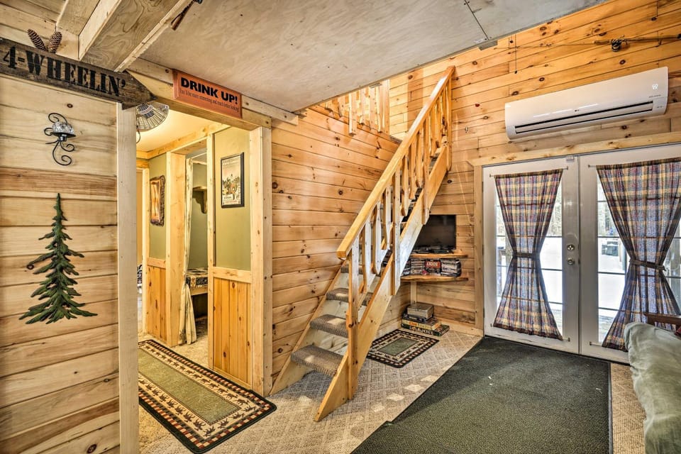 Pet-Friendly Brantingham Cabin by ATV Trails Cabin in Adirondack Mountains