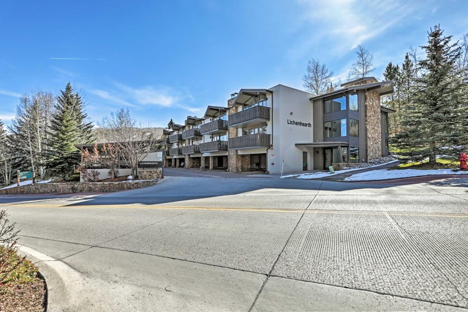 Cozy-Luxe Colorado Condo Next to Base Village House in Snowmass Village