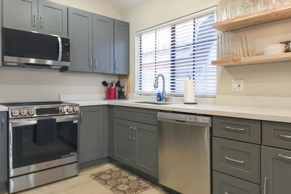 Near Spring Training! Snowbird Mesa Condo w/ Pool House in Mesa