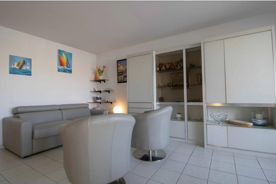 Apartment With Balcony And View On The Port Apartment in Fréjus