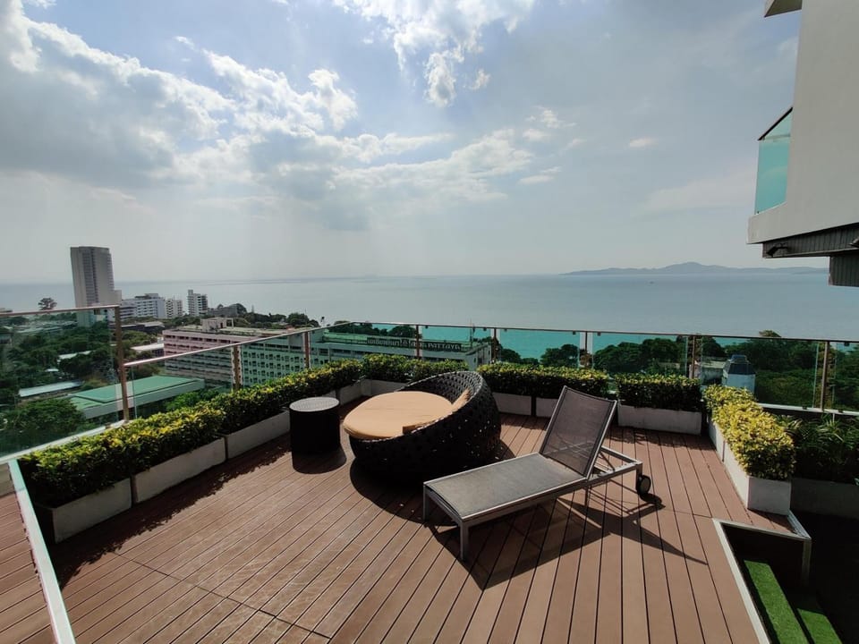 One Tower 14 by ThaiminatorPattaya Apartment in Pattaya City