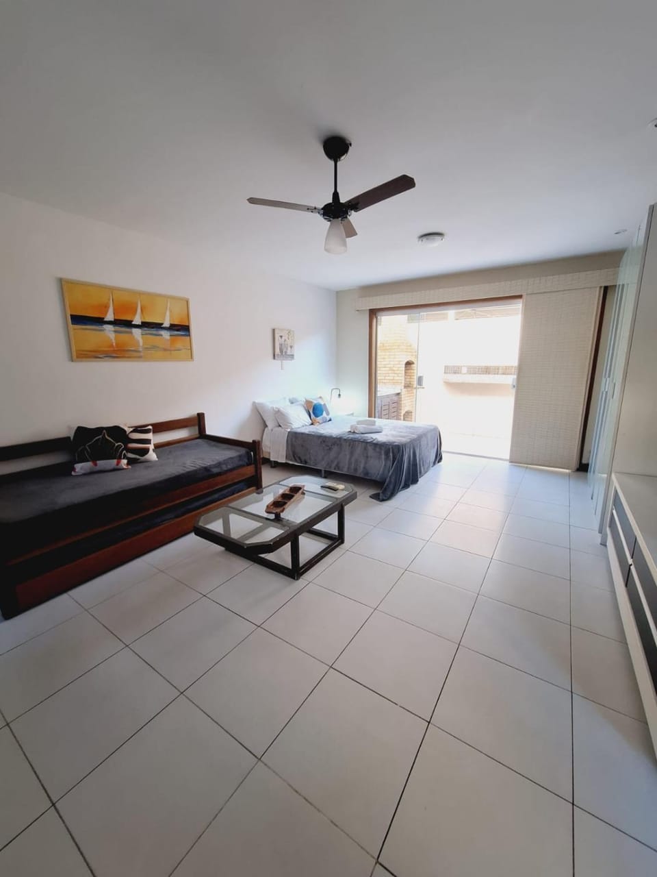 Bed, Living room, Photo of the whole room, Bedroom