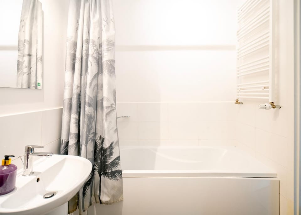 Bathroom, Bath